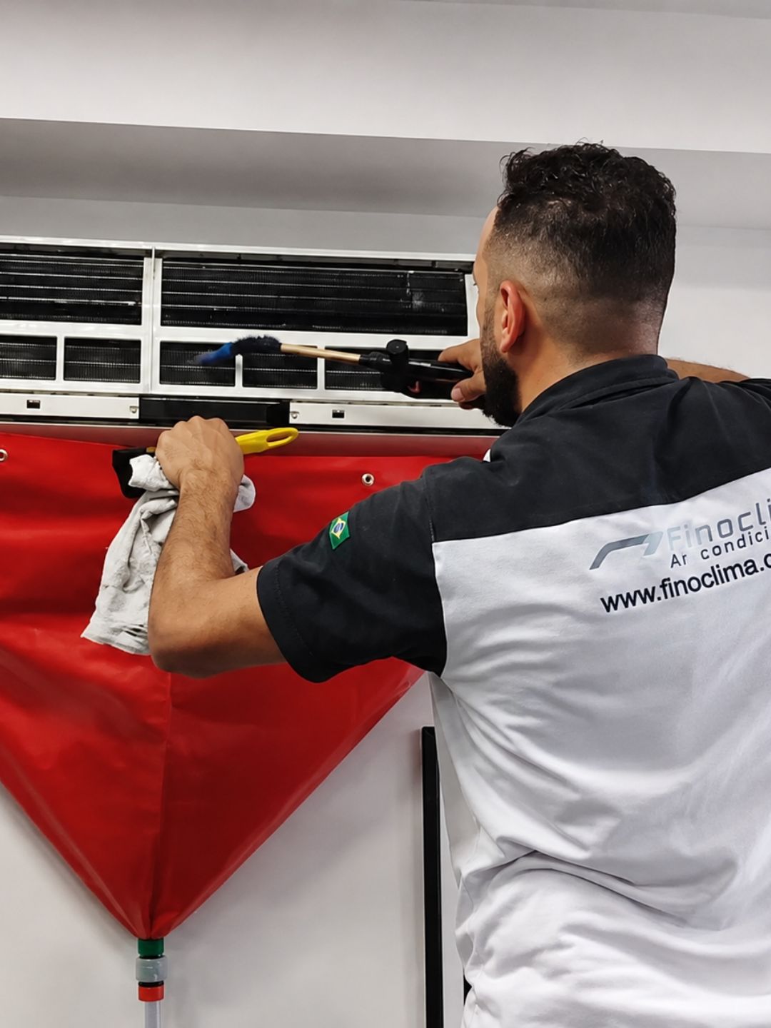 limpeza de ar condicionado feito pela finoclima aa